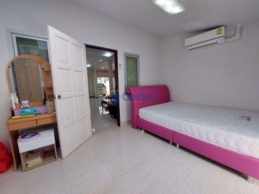 3 Bedrooms House in Chokchai Village 7 East Pattaya H010383