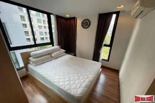 Zenith Place Sukhumvit 42 - Modern Condo with Bright Living Space, 1 Bedroom, and Prime Ekamai Location