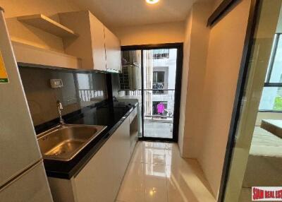 Zenith Place Sukhumvit 42 - Modern Condo with Bright Living Space, 1 Bedroom, and Prime Ekamai Location