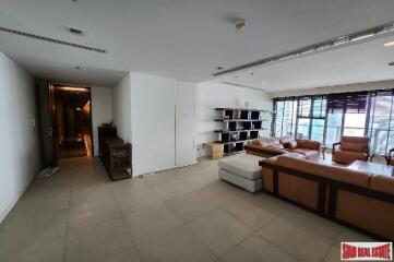 The River Condominium - 3 Bedrooms and 3 Bathrooms for Sale in Chao Phraya River Area of Bangkok