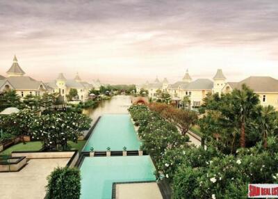 The Royal Residence, Kaset Navamin - Luxury Five Bedroom Villa for Sale in Award Winning Private Lat Phrao Estate