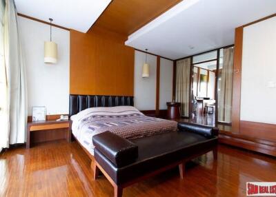 Prompak Place - Spacious Four Storey Three Bedroom House for Sale in the Heart of Thong Lo