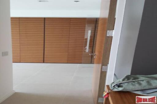 The River Condominium - 1 Bedroom and 1 Bathroom for Sale in Saphan Tak Sin Area of Bangkok