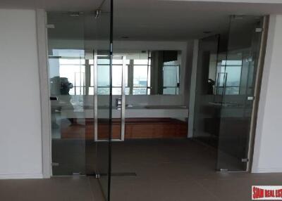 The River Condominium - 1 Bedroom and 1 Bathroom for Sale in Saphan Tak Sin Area of Bangkok