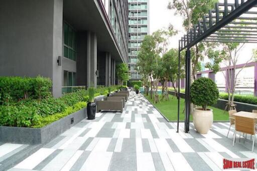 Noble Remix Sukhumvit 36 - Newly Renovated One Bedroom Condo for Sale in a Great Location - Building Connected to BTS Thong Lo