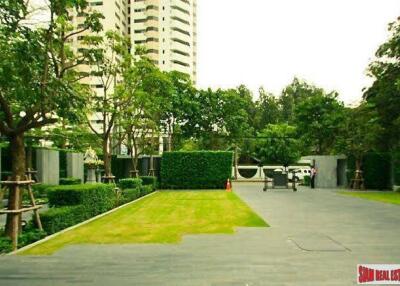 Quattro by Sansiri - 3 Bedrooms and 3 Bathrooms for Sale in Phrom Phong Area of Bangkok