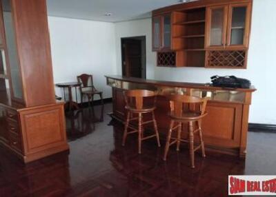 Le Premier 1 - Classic Two Bedroom for Sale on Sukhumvit 23, Bangkok