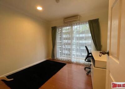 Lumpini Suite - 3 Bed Condo on the 4th Floor in this Low-Rise Condo in an Excellent Location at Sukhumvit 41