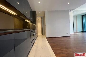 The Estelle - Ultra Luxury 2+1 Bed on the 11th Floor Located on Sukhumvit 26, 150 meters from Phrom Phong BTS/Emporium - Urgent Sell before Transfer!