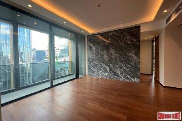 The Estelle - Ultra Luxury 2+1 Bed on the 11th Floor Located on Sukhumvit 26, 150 meters from Phrom Phong BTS/Emporium - Urgent Sell before Transfer!