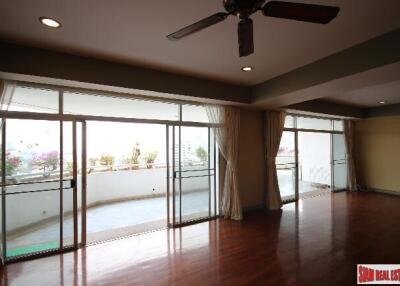 Large 3 bed 3 Bath Condo With Enormous Patio Balcony For Sale In Secure Building In Ekkamai Area Of Bangkok