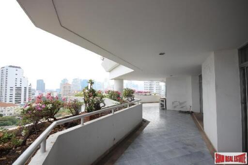 Large 3 bed 3 Bath Condo With Enormous Patio Balcony For Sale In Secure Building In Ekkamai Area Of Bangkok