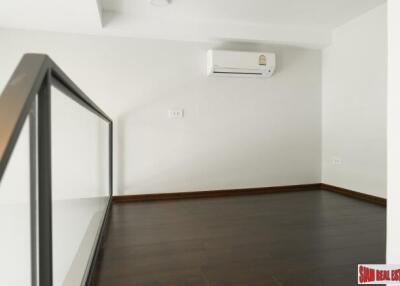 C Ekkamai - 1 Bed Loft on 40th Floor with Good Views close to Thong Lor, Soi Sukhumvit 63 - Special Price!