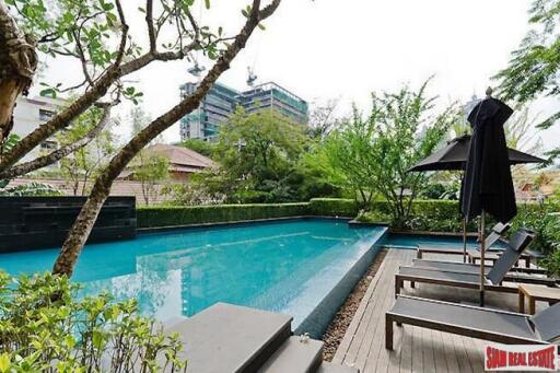 Hive Sukhumvit 65 - Cheerful Pool View One Bedroom Condo for Sale 650 m. from BTS Ekkamai