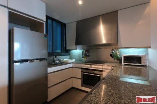 The Met - Modern and Bright Two Bedroom Condo with City Views in Chong Nonsi