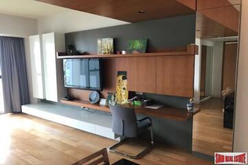 The Met - Modern and Bright Two Bedroom Condo with City Views in Chong Nonsi