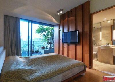 The Met - Modern and Bright Two Bedroom Condo with City Views in Chong Nonsi