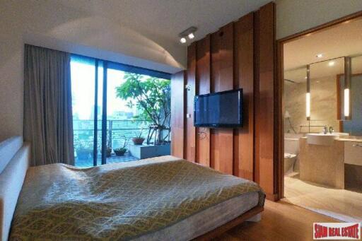 The Met - Modern and Bright Two Bedroom Condo with City Views in Chong Nonsi