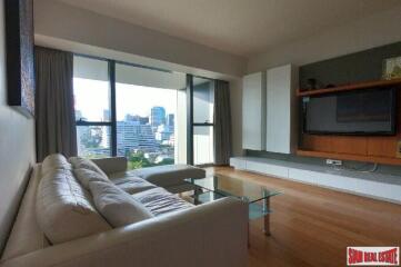 The Met - Modern and Bright Two Bedroom Condo with City Views in Chong Nonsi
