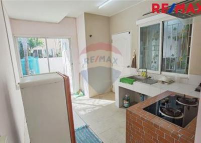 180 Sqm., 4 Beds, 2 Baths Townhouse listed for ฿ 4,790,000.