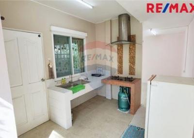 180 Sqm., 4 Beds, 2 Baths Townhouse listed for ฿ 4,790,000.