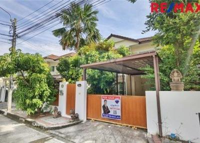 180 Sqm., 4 Beds, 2 Baths Townhouse listed for ฿ 4,790,000.