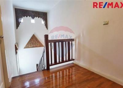 180 Sqm., 4 Beds, 2 Baths Townhouse listed for ฿ 4,790,000.