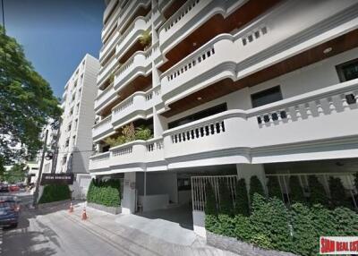 Rin House condo- Convenient One Bedroom Condo on Top Floor of Low Rise in Phrom Phong