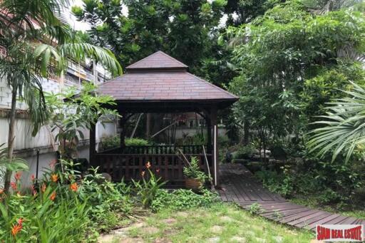 Ladawan Village Chaloem Prakiat Rama9 -Beautiful and Well Maintained Two Storey, Five Bath House in Prawet