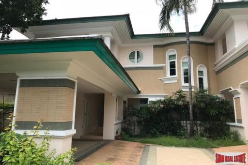 Ladawan Village Chaloem Prakiat Rama9 -Beautiful and Well Maintained Two Storey, Five Bath House in Prawet