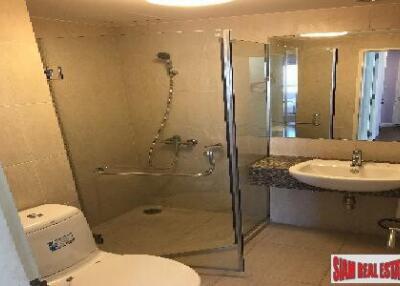 The Clover Thonglor 18 - Two Bedroom Condo for Sale with Pool Views in Thong Lo