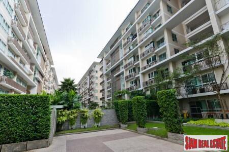 The Clover Thonglor 18 - Two Bedroom Condo for Sale with Pool Views in Thong Lo