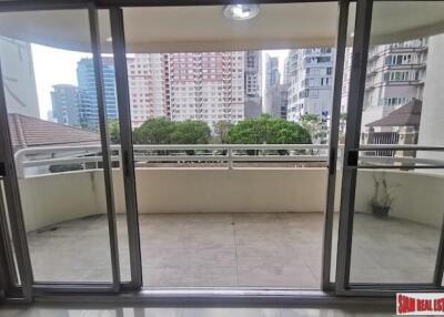 Regent on the Park 1 - Spacious Three Bedroom Condo + Maids Room + Two Balconies for Sale at Sukhumvit 26, Phrom Phong