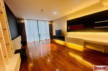 Domus Condominium - Ultra Luxury 4 + 1 Unit Partly Furnished with Green Views at Sukhumvit 18, Asoke