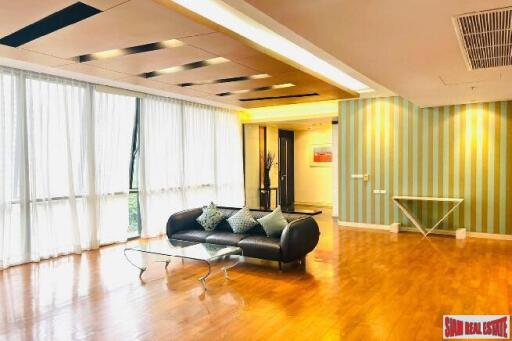 Domus Condominium - Ultra Luxury 4 + 1 Unit Partly Furnished with Green Views at Sukhumvit 18, Asoke