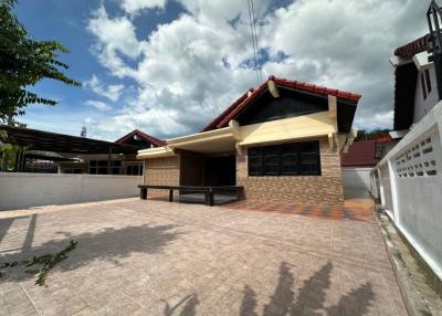 Single house for sale, Sriracha, great price, great location, near Central Department Store, Sriracha, Chonburi.