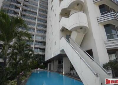 Sukhumvit Suites - Large Brightly Furnished 1 Bed Unit on the 15th floor, Sukhumvit 13, Bangkok