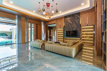 6 bedroom House in M Mountain Grand Villa East Pattaya