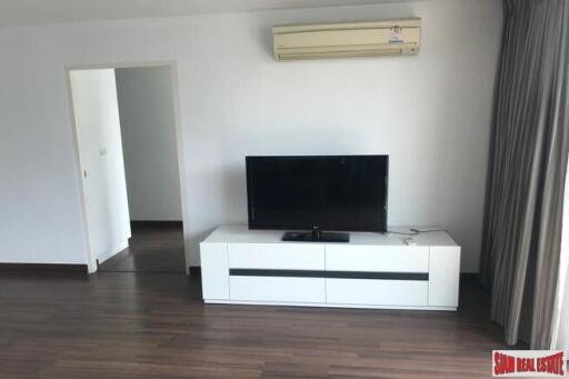 D65 - Large Spacious Three Bedroom in Low Rise Condo between Ekkamai and Phra Khanong