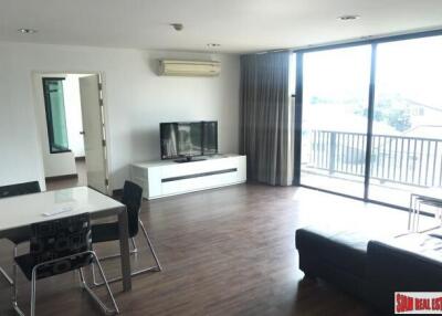 D65 - Large Spacious Three Bedroom in Low Rise Condo between Ekkamai and Phra Khanong