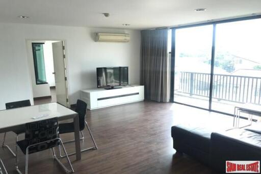 D65 - Large Spacious Three Bedroom in Low Rise Condo between Ekkamai and Phra Khanong