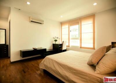 Baan Siri Sukhumvit 13 - Elegant Two Bedroom Condo Located in a Low-Rise Building with City Views Near BTS Nana