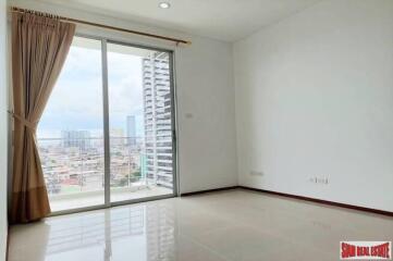 Villa Sathorn - Large One Bedroom Condo with Garden Views for Sale in Sathorn