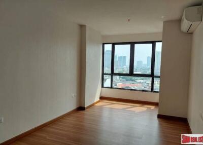 Supalai Premier Charoen Nakhon - One Bedroom Pool View Condo for Sale in Krung Thonburi