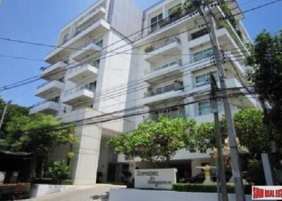 Supreme Elegance - Beautiful 2 Bed Condo with Big Balcony for Sale in Low-Rise Boutique Building at Nanglinchi Road, Sathorn