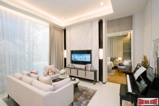 New Ultra Luxury High-Rise on Sukhumvit Road close to BTS Ekkamai - 1 Bed Units - Optional Guaranteed Buy Back after 7 Years!