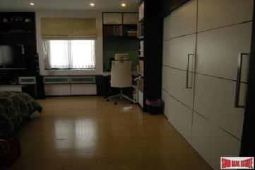 LAS COLINAS ASOKE - Extra Large Deluxe One Bedroom in the Sukhumvit Asoke Area of Bangkok