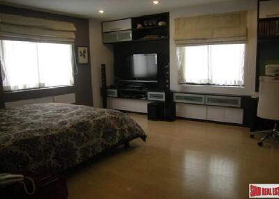 LAS COLINAS ASOKE - Extra Large Deluxe One Bedroom in the Sukhumvit Asoke Area of Bangkok