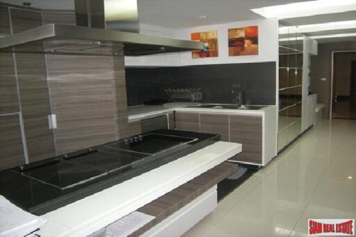 LAS COLINAS ASOKE - Extra Large Deluxe One Bedroom in the Sukhumvit Asoke Area of Bangkok