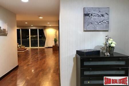 Wilshire Condominium - Elegant Three Bedroom Condo for Sale at Sukhumvit 22